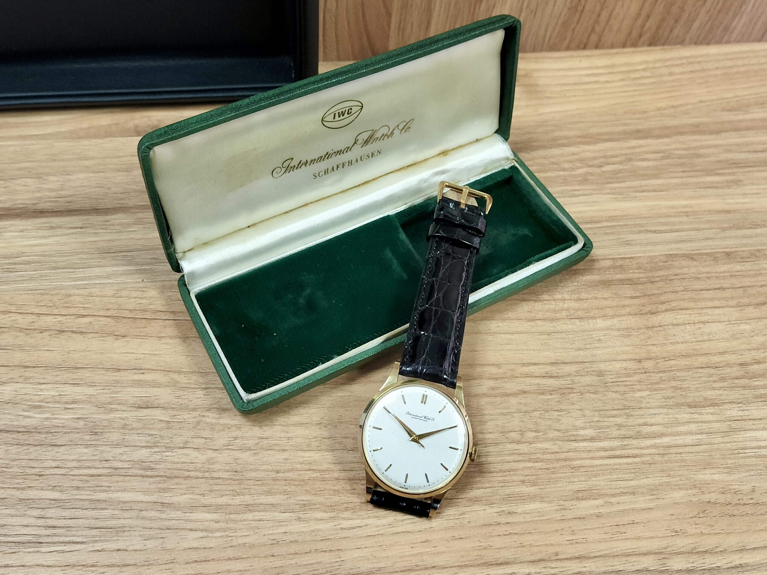IWC 腕時計　空箱 IWC時計の空箱 - メルカリ